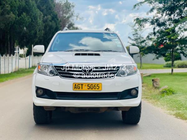 2014 - Toyota  Fortuner