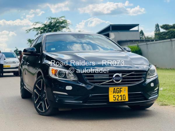 2017 - Volvo  S60