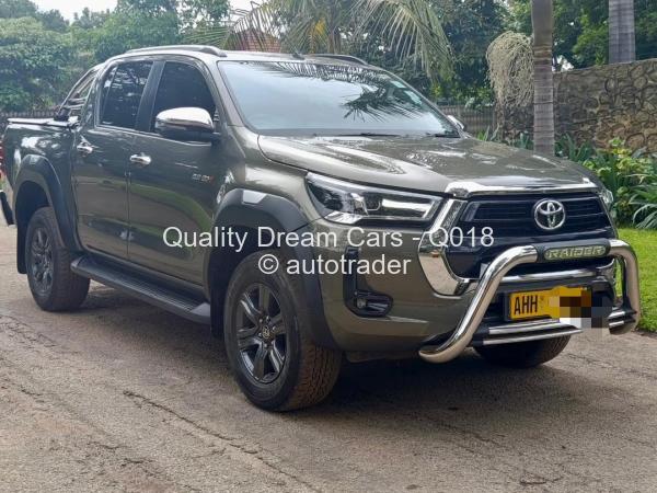 2022 - Toyota  Hilux