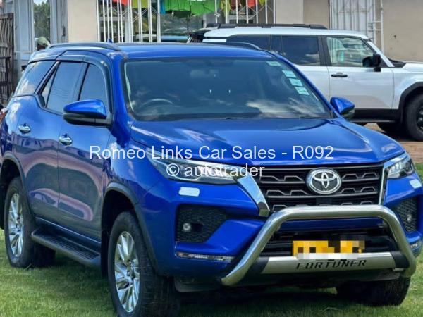 2023 - Toyota  Fortuner