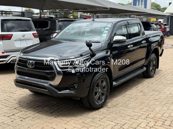2022 - Toyota  Hilux