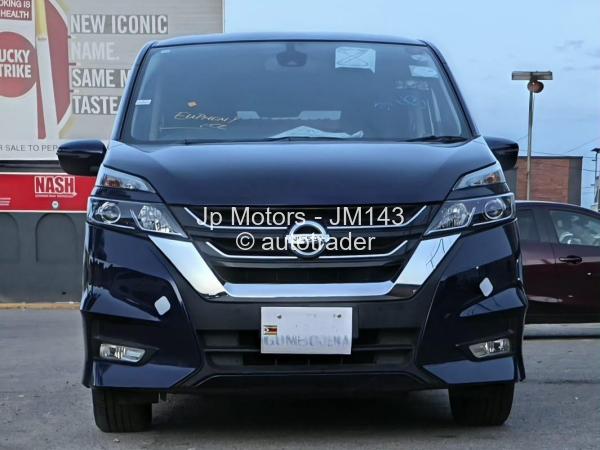 2017 - Nissan  Serena