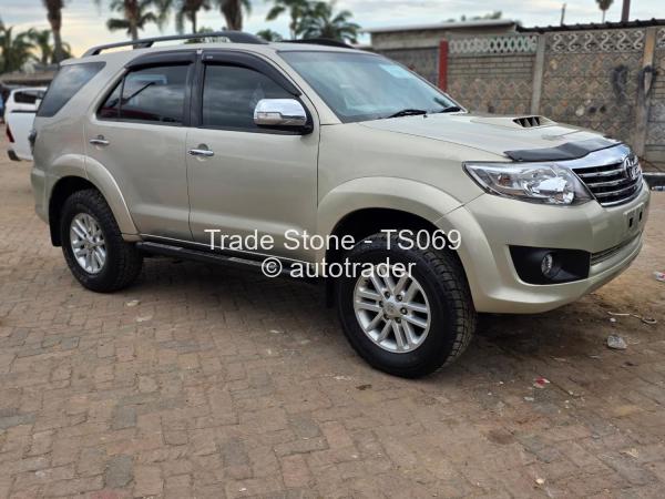 2015 - Toyota  Fortuner