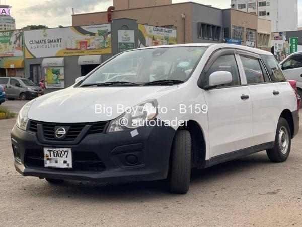 2017 - Nissan  AD Van