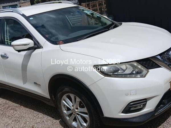 2017 - Nissan  X-Trail