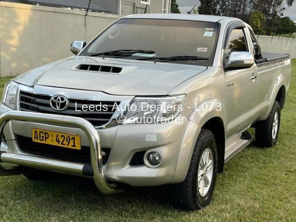 2014 - Toyota  Hilux