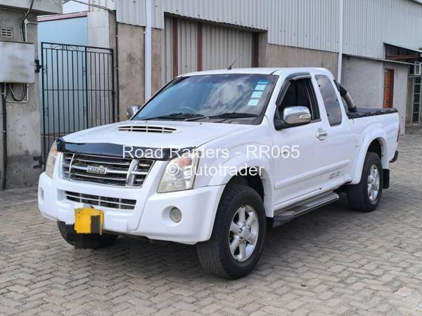 2013 - Isuzu  KB300 LX D-TEQ