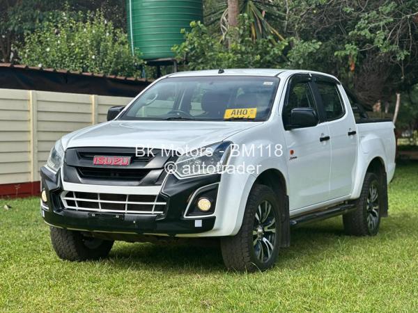 2017 - Isuzu  X - Rider