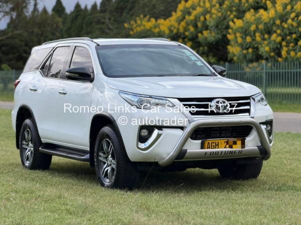 2020 - Toyota  Fortuner