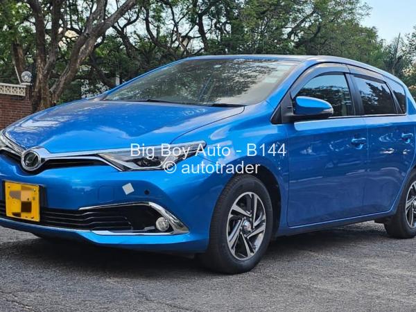 2017 - Toyota  Auris
