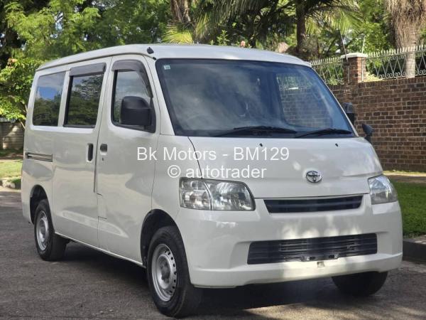 2017 - Toyota  Townace