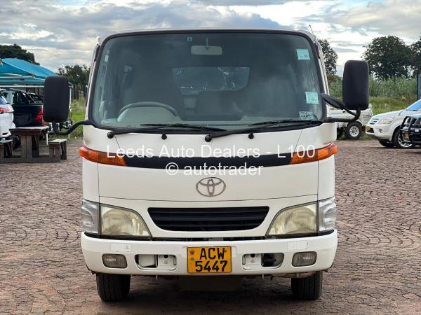 2001 - Toyota  Dyna