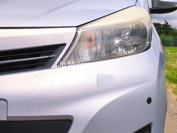 2013 - Toyota  Vitz
