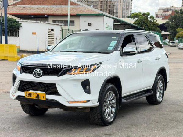 2016 - Toyota  Fortuner