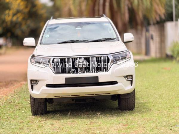 2020 - Toyota  Land Cruiser Prado