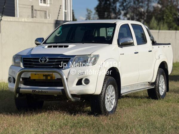 2014 - Toyota  Hilux