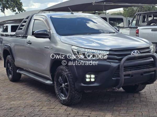 2015 - Toyota  Hilux
