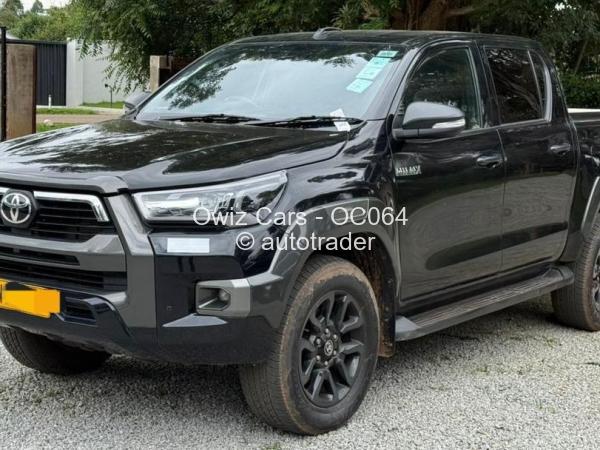 2021 - Toyota  Hilux