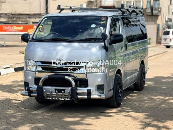 2017 - Toyota  Quantum Mini