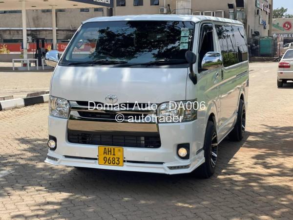 2016 - Toyota  Quantum Mini