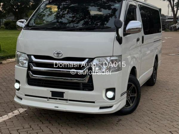 2017 - Toyota  Quantum Mini