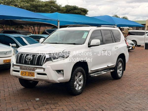 2013 - Toyota  Land Cruiser Prado