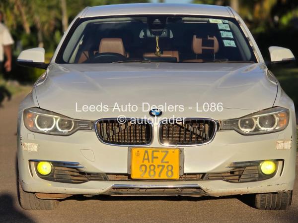 2013 - BMW 320i