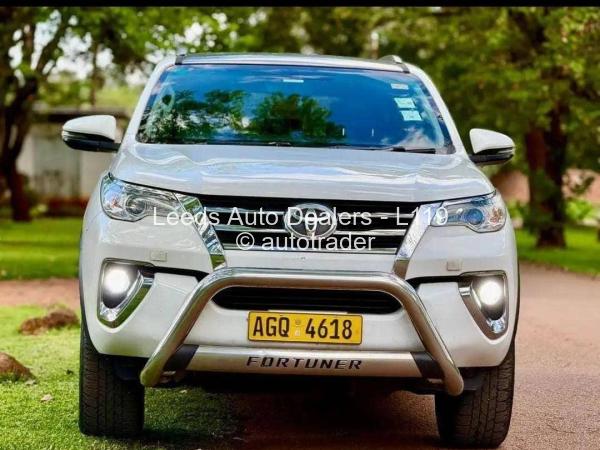 2019 - Toyota  Fortuner