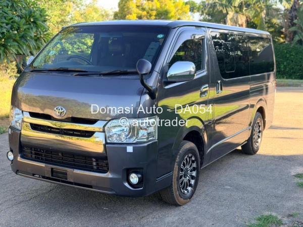 2017 - Toyota  Hiace
