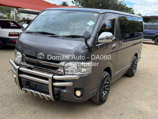 2017 - Toyota  Quantum Mini