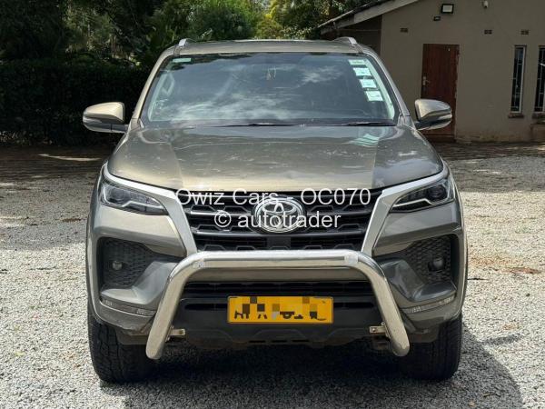 2021 - Toyota  Fortuner