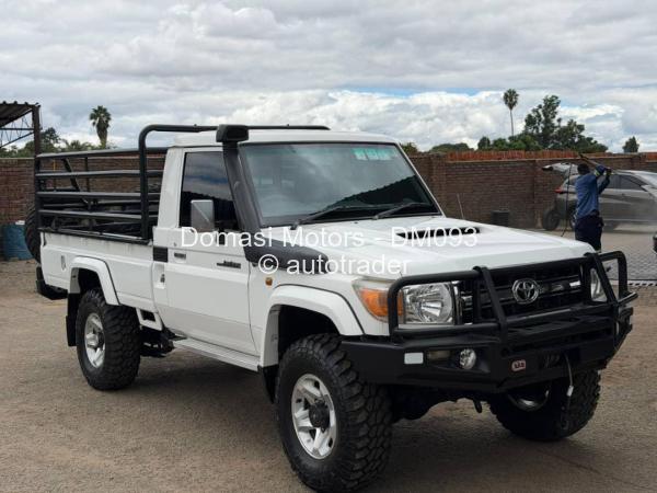 2016 - Toyota  Land Cruiser 79