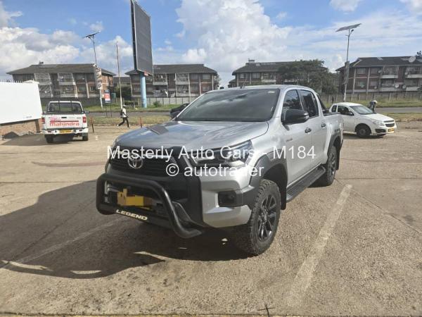 2022 - Toyota  Hilux
