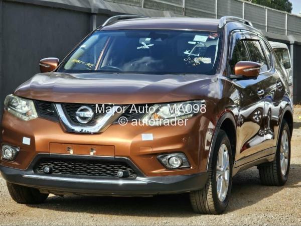2016 - Nissan  X-Trail
