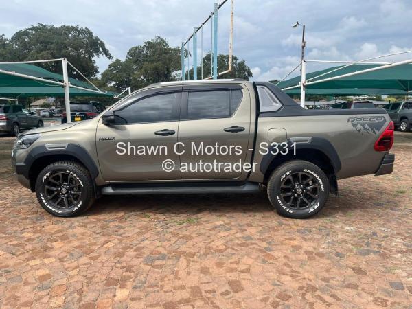 2022 - Toyota  Hilux