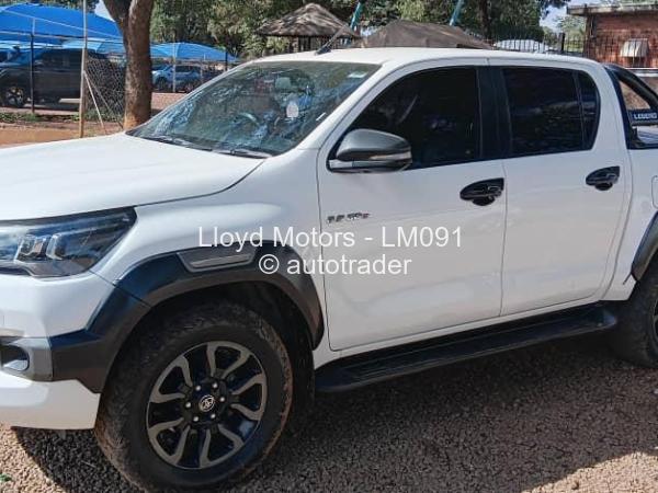 2020 - Toyota  Hilux