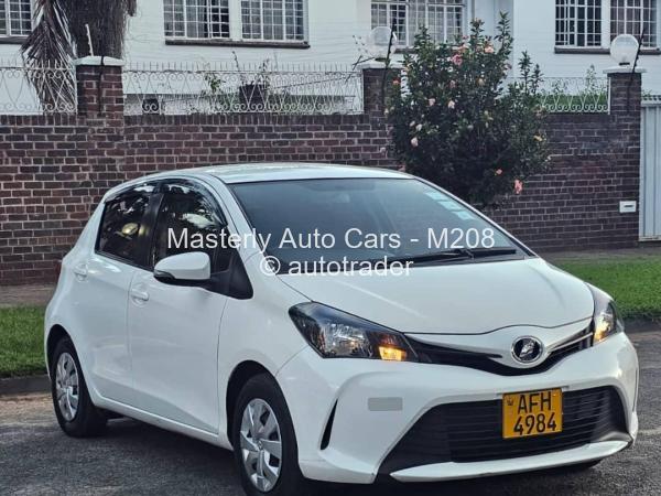 2017 - Toyota  Vitz