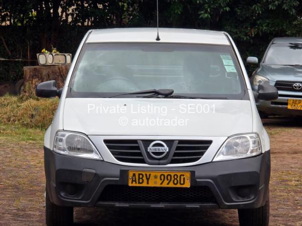 2014 - Nissan  NP200
