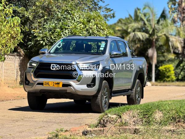 2021 - Toyota  Hilux