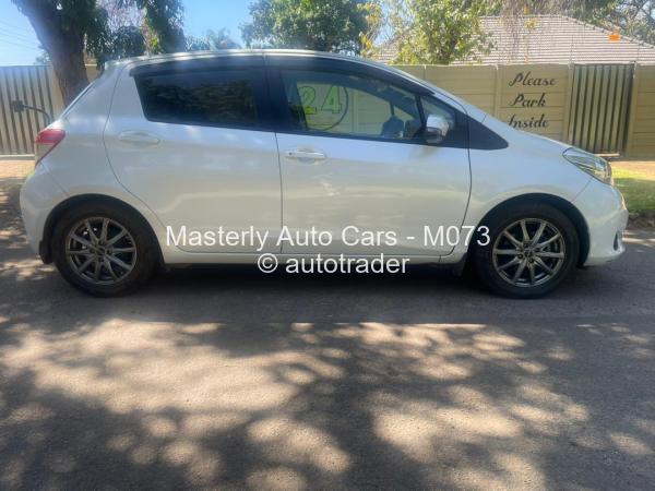 2012 - Toyota  Vitz