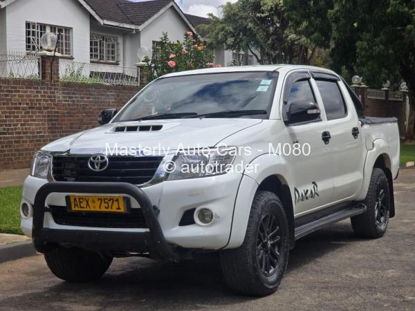 2013 - Toyota  Hilux