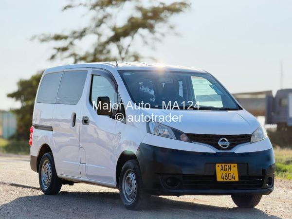 2016 - Nissan  NV200