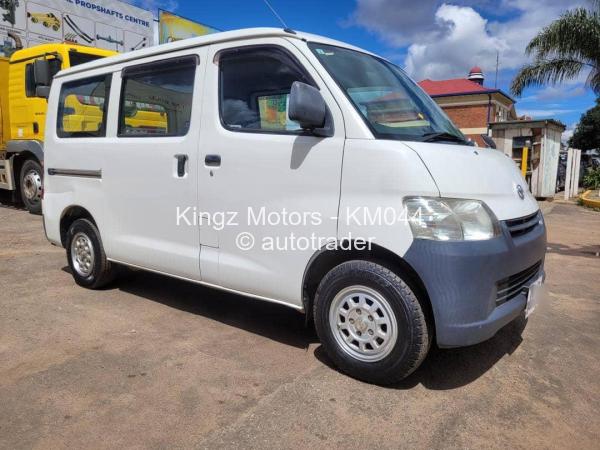 2017 - Toyota  Lite Ace