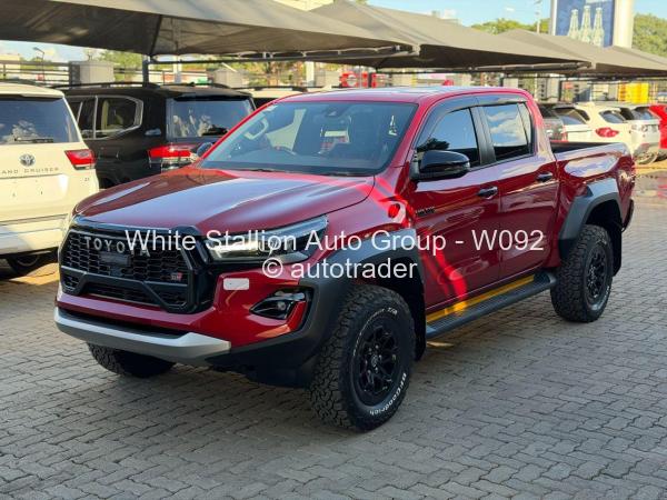 2025 - Toyota  Hilux