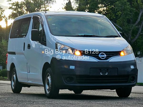 2017 - Nissan  NV200