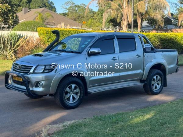 2010 - Toyota  Hilux