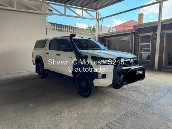 2022 - Toyota  Hilux