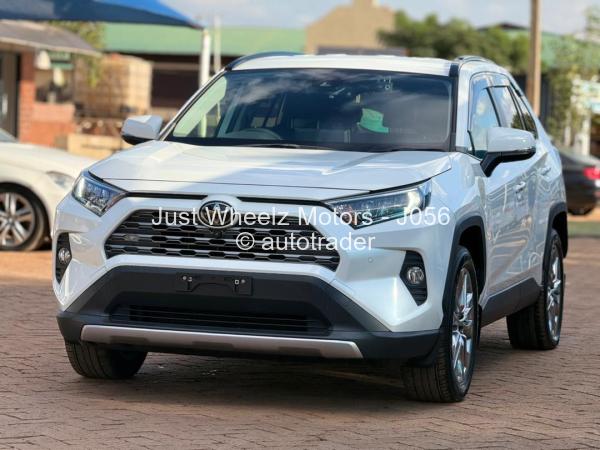 2020 - Toyota  RAV4