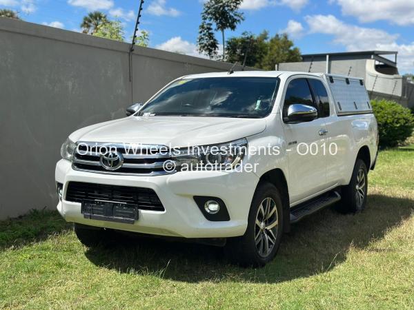 2018 - Toyota  Hilux