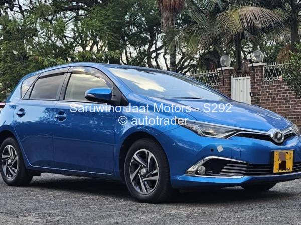 2016 - Toyota  Auris